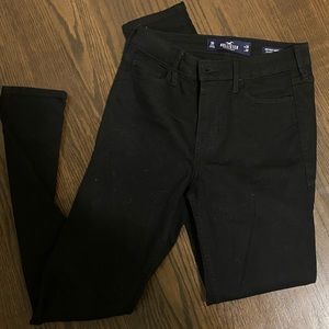 BLACK HOLLISTER SKINNY JEANS
